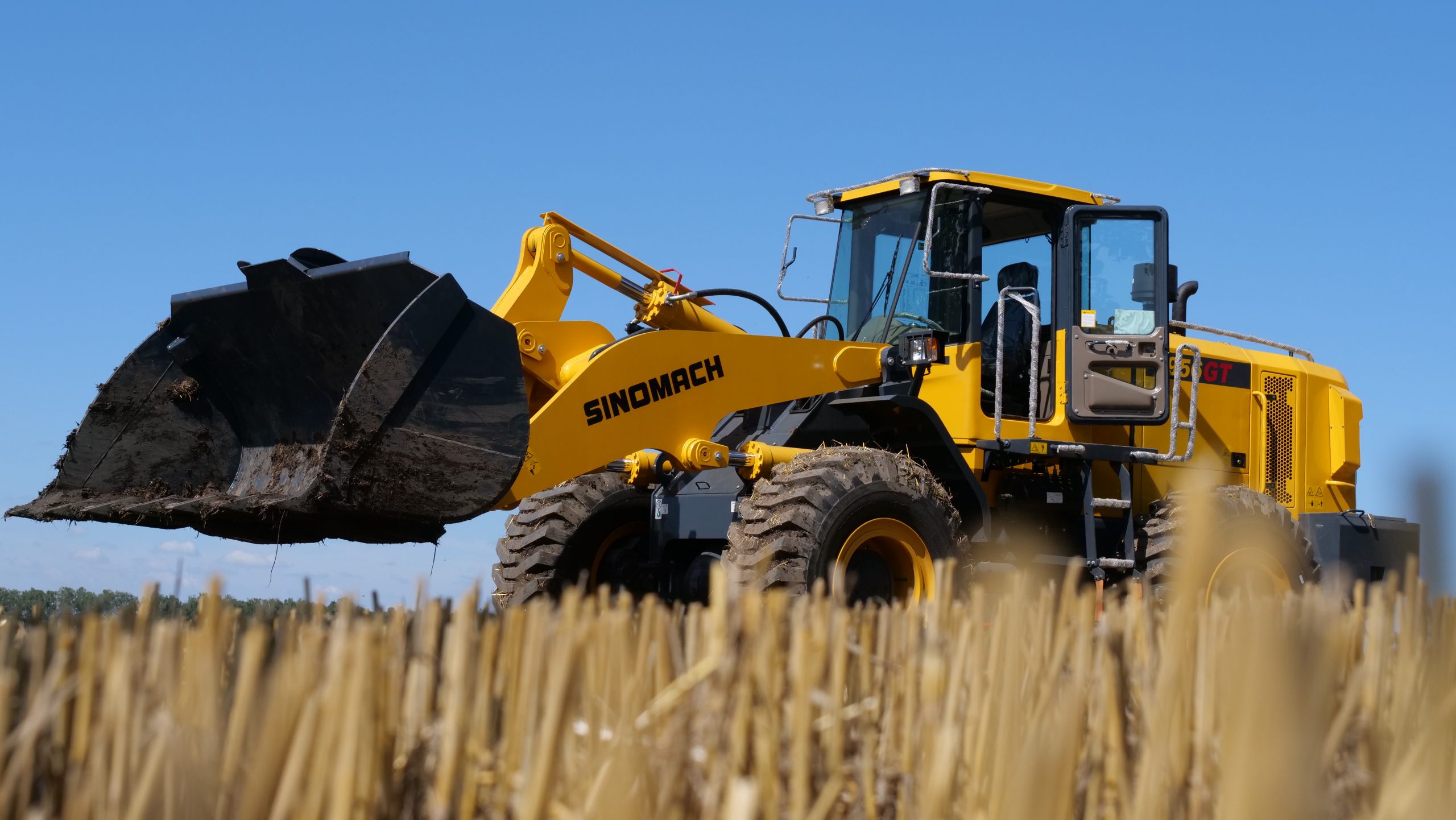 ФРОНТАЛЬНИЙ НАВАНТАЖУВАЧ SINOMACH 956GT (3136mm)