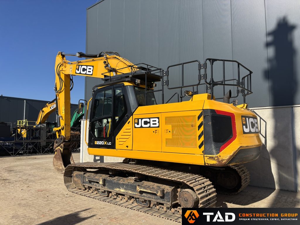 3 jcb 220x 1 (1)