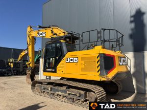 3 jcb 220x 1 (1)
