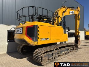 6 jcb 220x 1 (1)