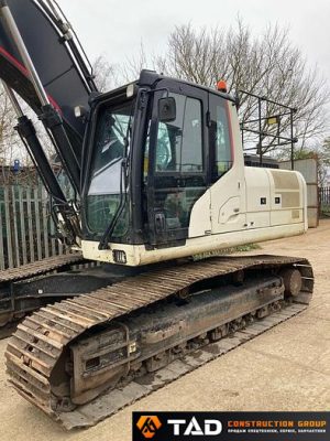 large used 2018 hidromek hmk 220 lc 3 b (1)
