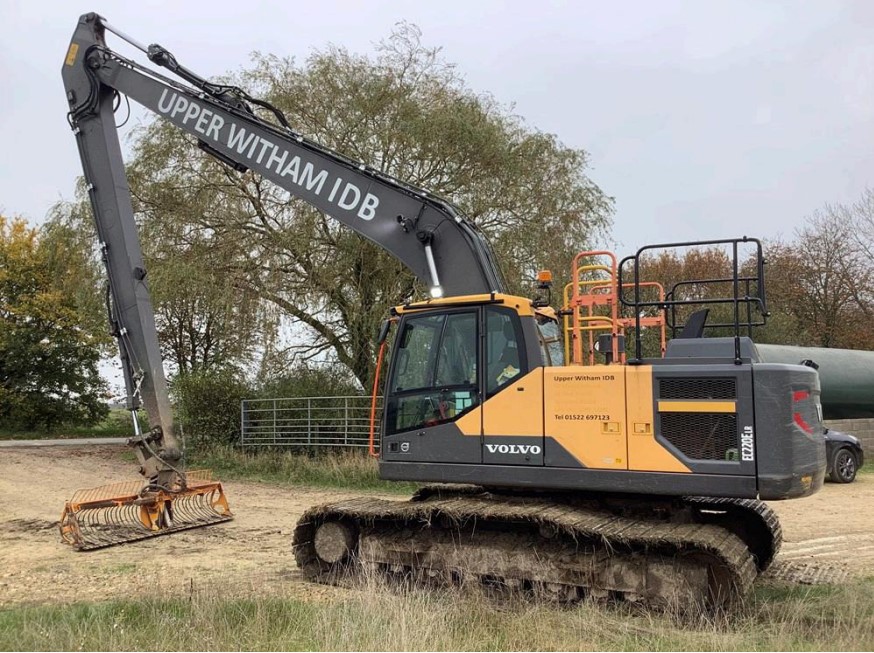 Гусеничный экскаватор VOLVO EC220ELR
