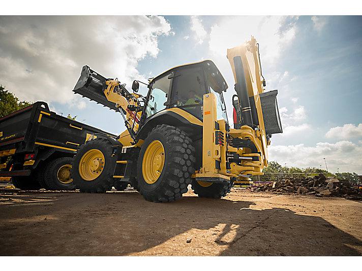 Choosing a Backhoe Loader: Key Considerations img