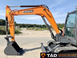 l 4290 09 Develon DX60E 23