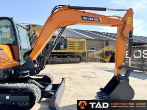 l 4290 10 Develon DX60E 13
