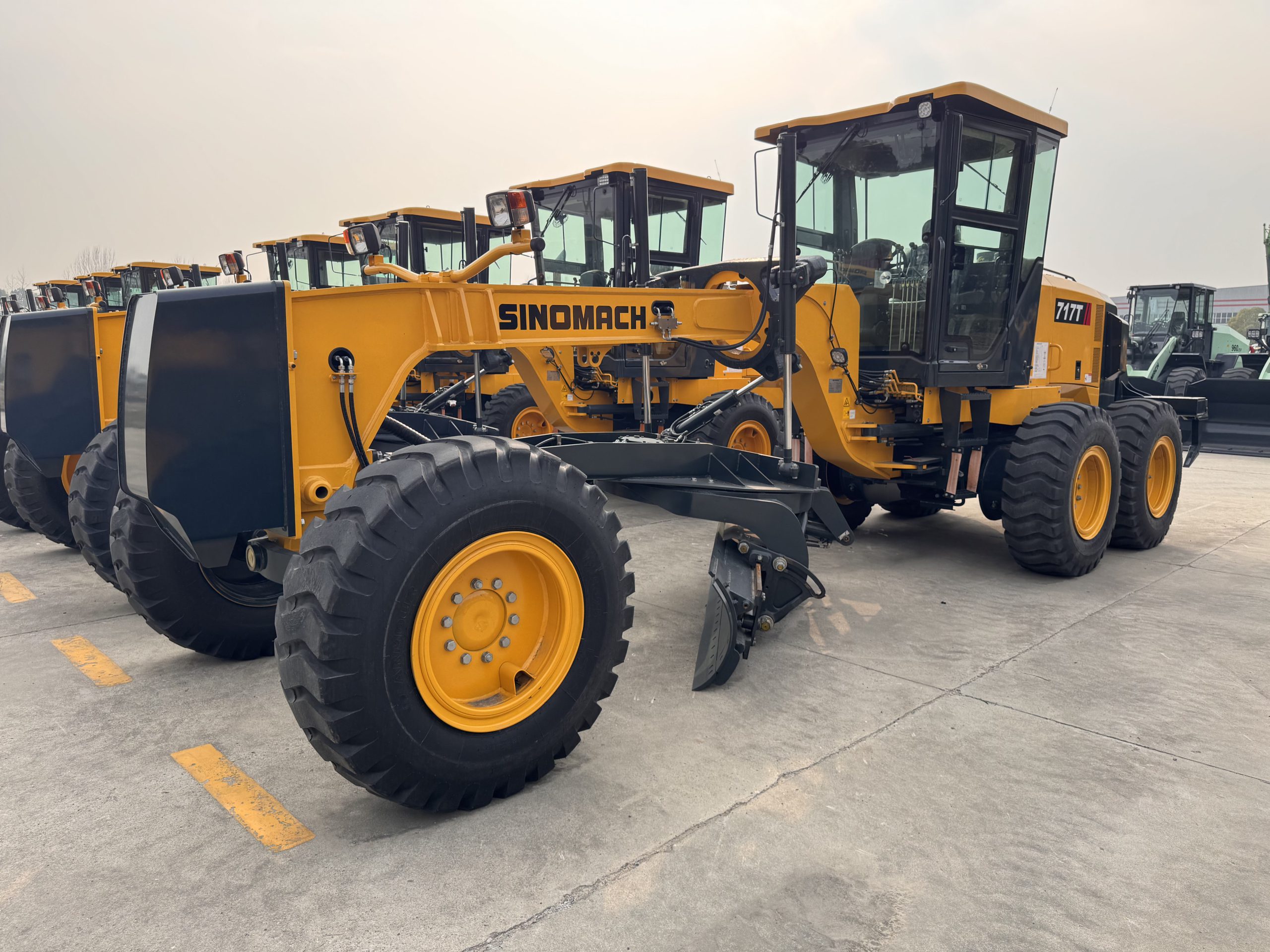 Автогрейдер SINOMACH 717H